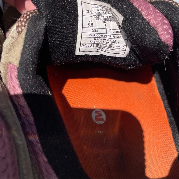 Merrel pink hiking shoes. - Picture 4 of 8